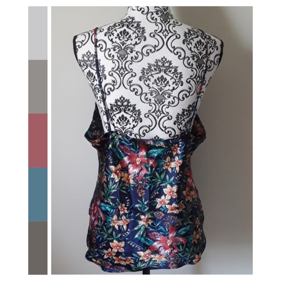 Kathryn (L) - Picture 5 of 6